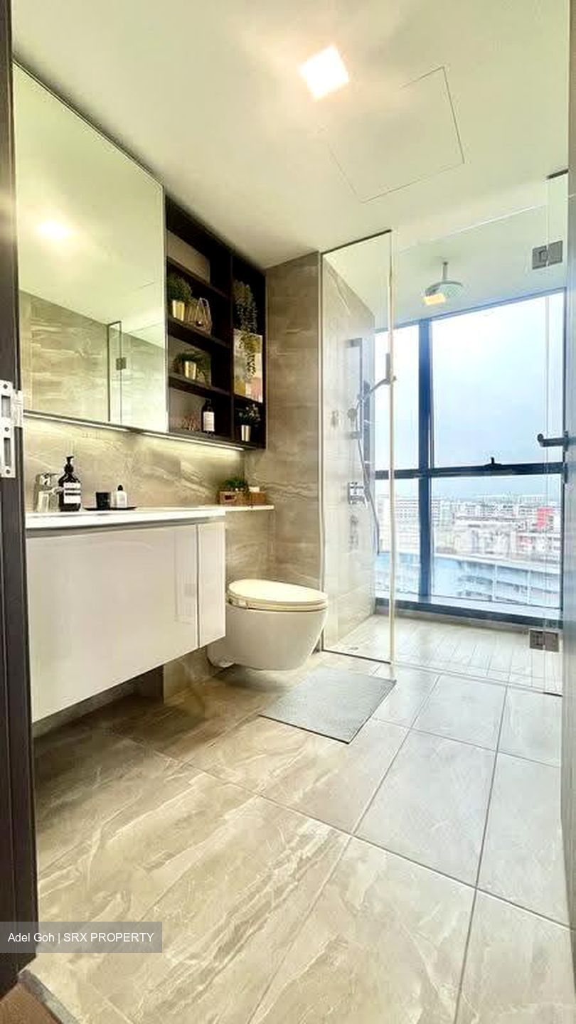 Lake Grande (D22), Condominium #616040111